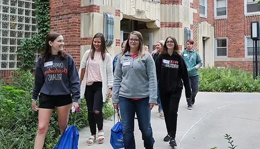 a campus tour group